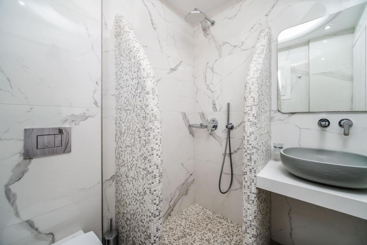 Emmanouela Studios & Villas Karterados  Exteriör bild