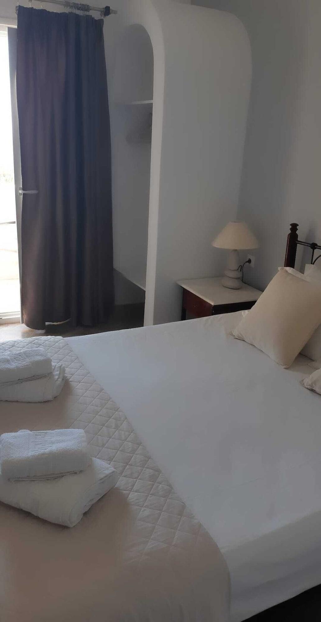 Emmanouela Studios & Villas Karterados  Exteriör bild