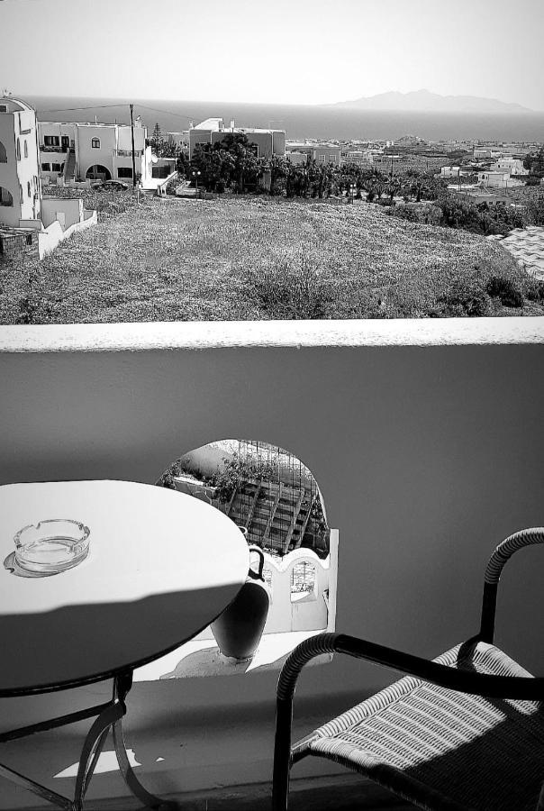 Emmanouela Studios & Villas Karterados  Exteriör bild